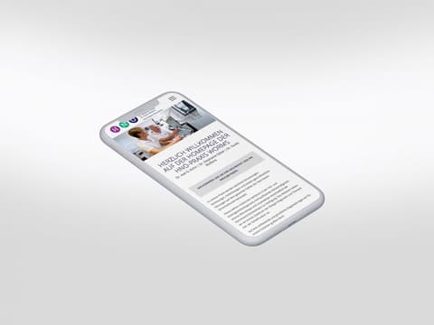 Website der HNO-Gemeinschaftspraxis Worms auf einem Smartphone